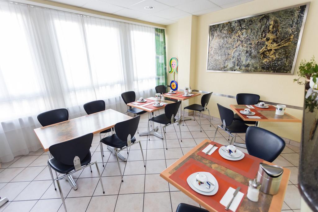 Hotel Comedie Geneva Bagian luar foto